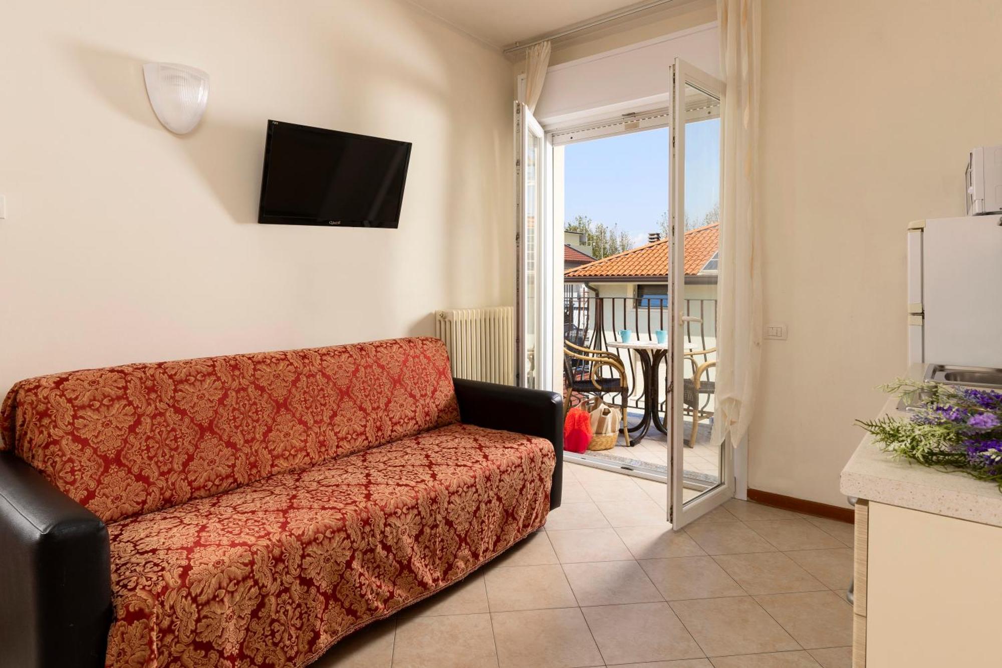 Residence Uno Studio&Suites Rimini Extérieur photo