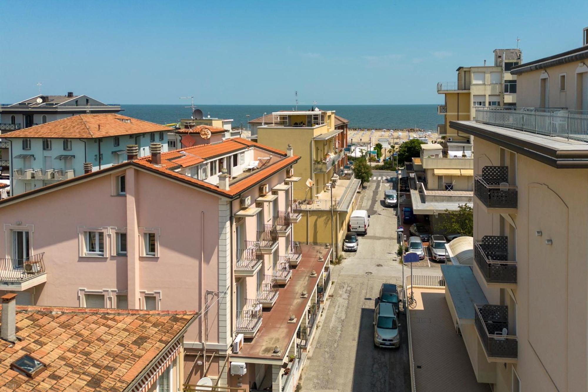 Residence Uno Studio&Suites Rimini Extérieur photo