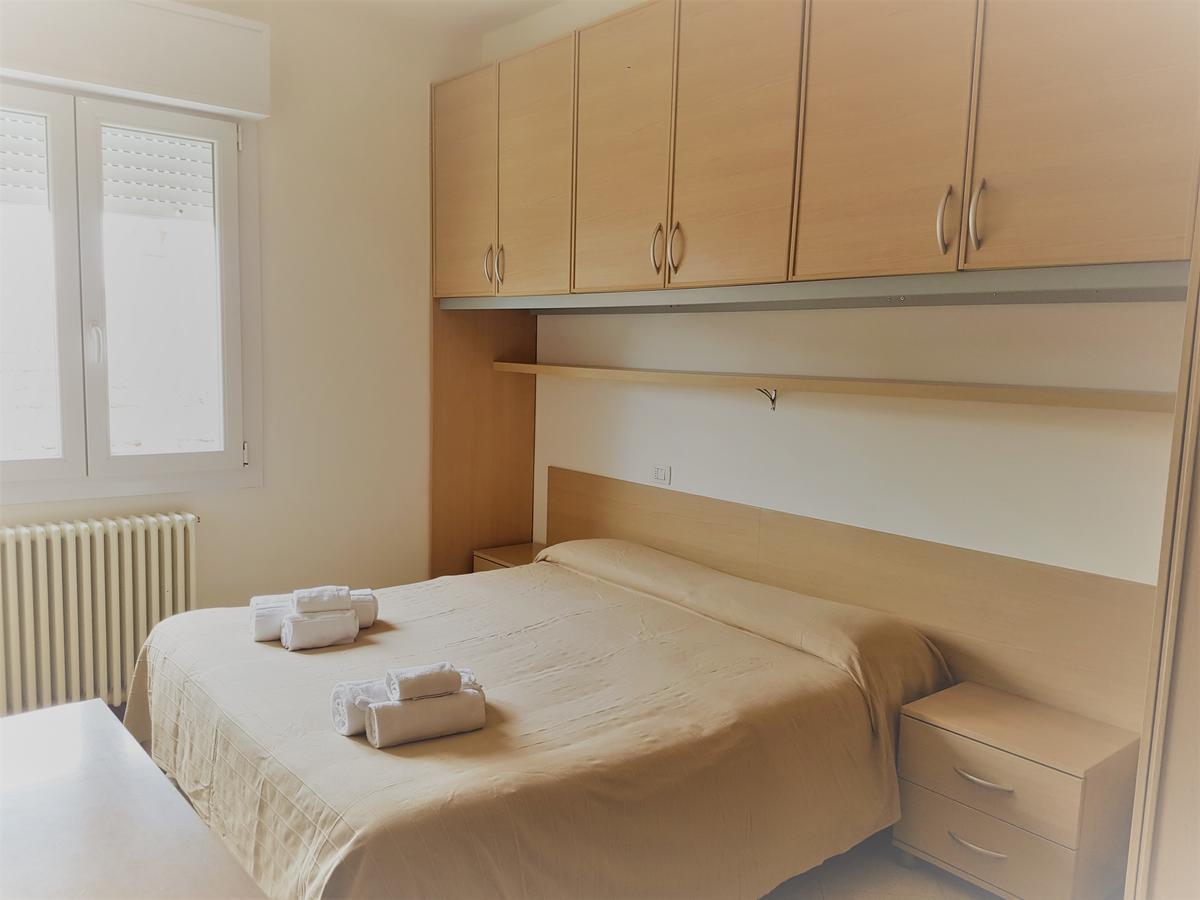 Residence Uno Studio&Suites Rimini Extérieur photo