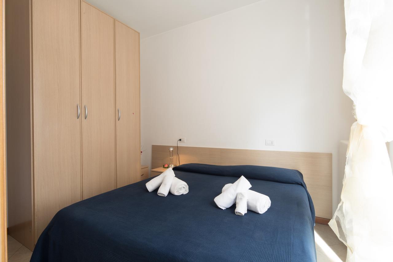 Residence Uno Studio&Suites Rimini Extérieur photo