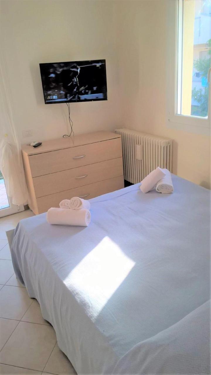 Residence Uno Studio&Suites Rimini Extérieur photo