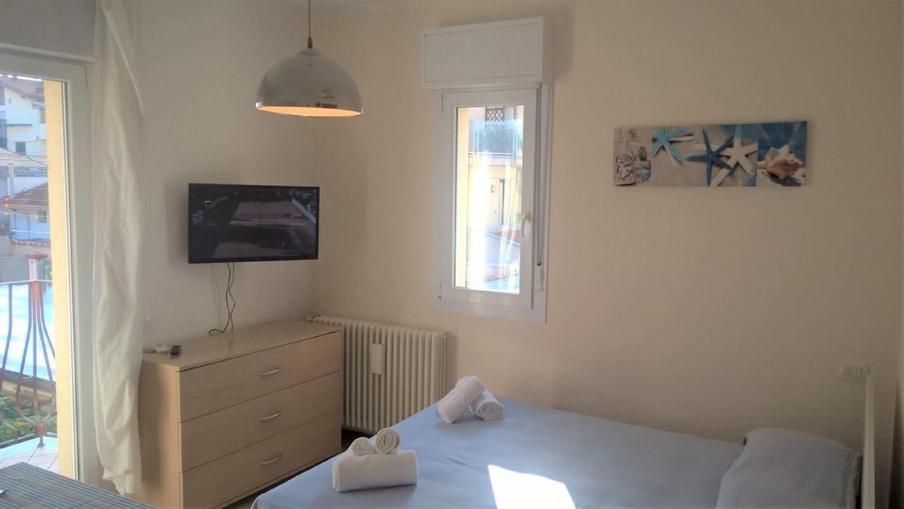 Residence Uno Studio&Suites Rimini Extérieur photo