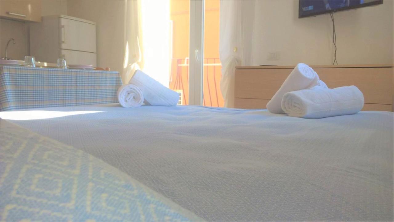 Residence Uno Studio&Suites Rimini Extérieur photo