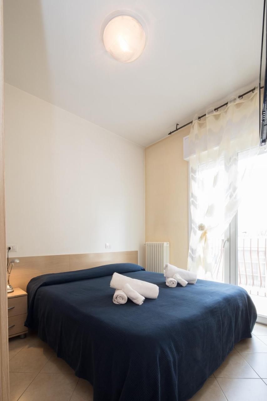 Residence Uno Studio&Suites Rimini Extérieur photo